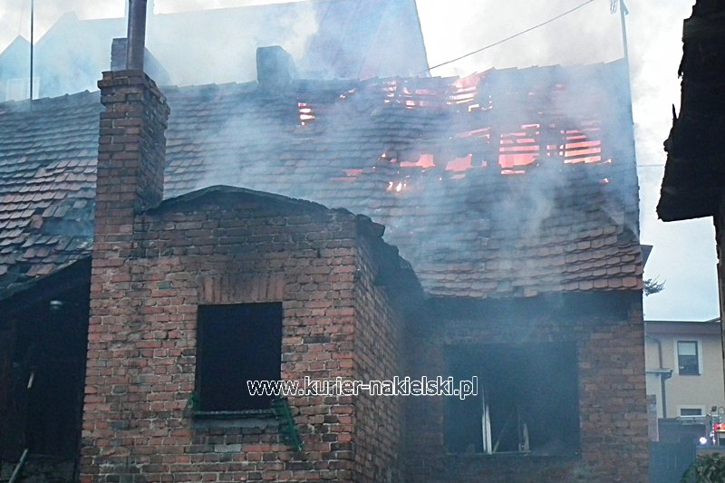 Pożar kamienicy w Nakle nad Notecią i balotów w Turze.