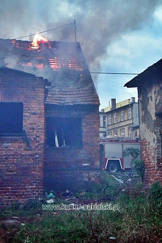 Pożar kamienicy w Nakle nad Notecią i balotów w Turze.
