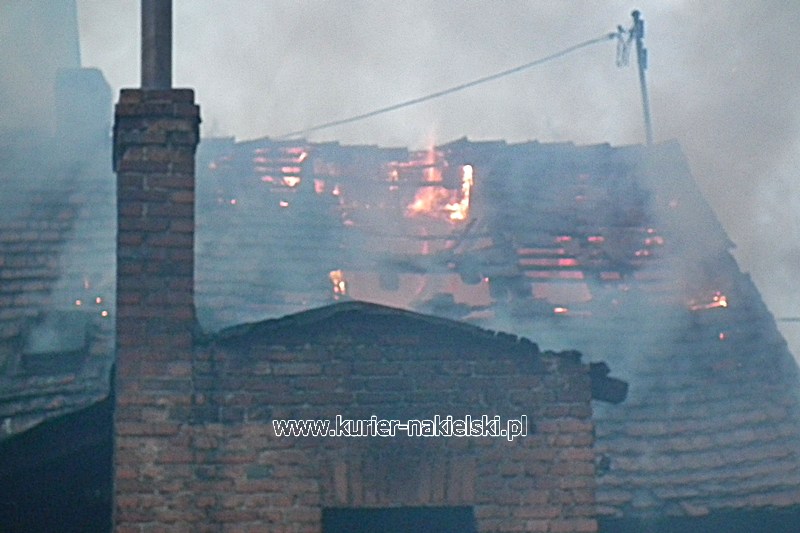 Pożar kamienicy w Nakle nad Notecią i balotów w Turze.