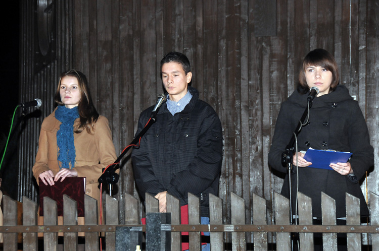 Wyjątkowy wieczór poezji i muzyki na cmentarzu szubińskim.