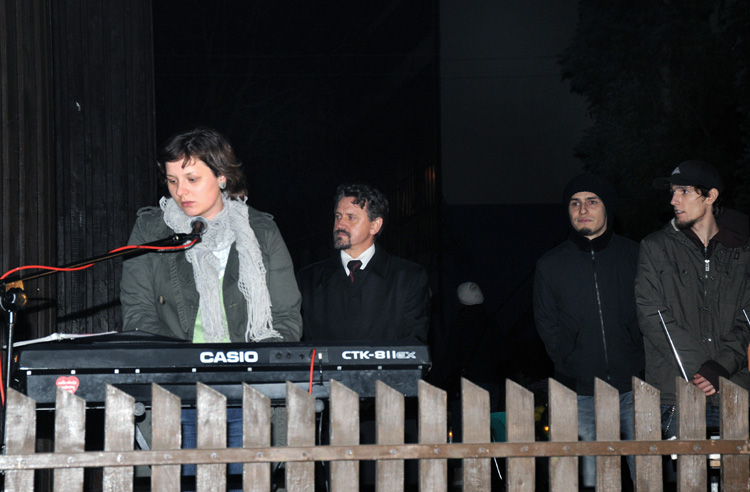 Wyjątkowy wieczór poezji i muzyki na cmentarzu szubińskim.