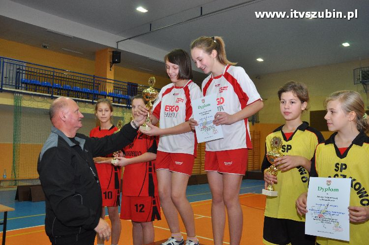 Mistrzostwa Gminy Szubin i Powiatu Nakielskiego w Unihokeju dziewcząt.