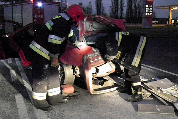 Kolizja na dziesiątce w okolicy stacji paliw przed Trzeciewnicą