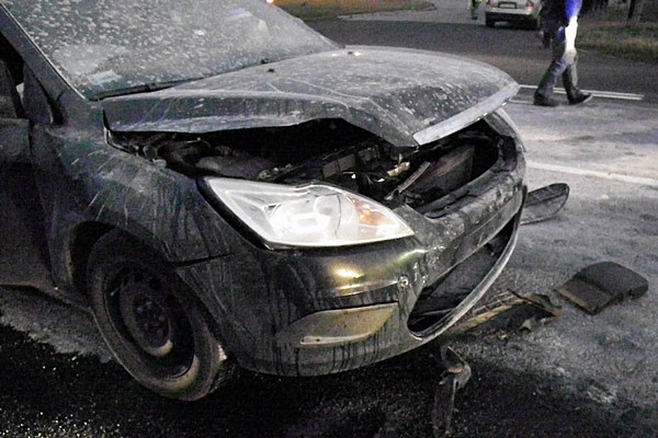 Kolizja na dziesiątce w okolicy stacji paliw przed Trzeciewnicą