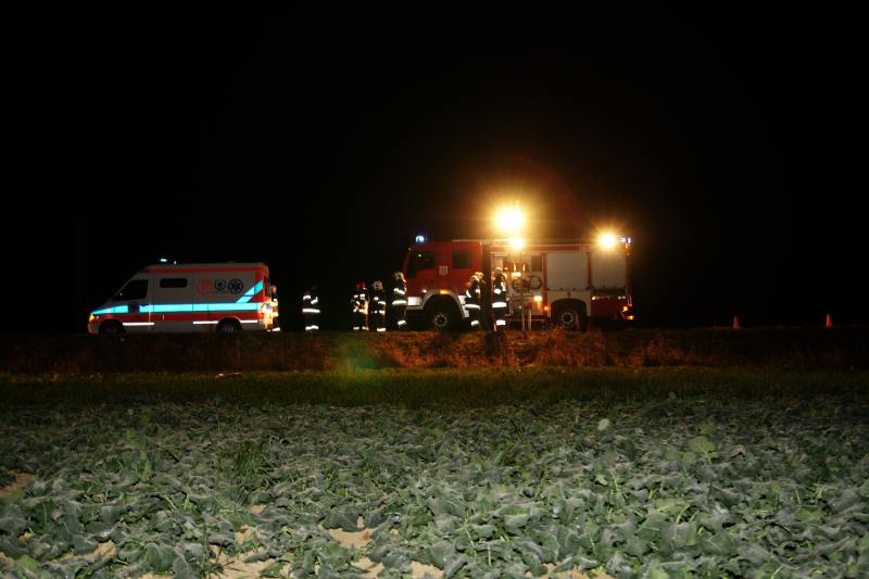 Dachowanie w Mycielewie, poszkodowanych odwieziono do szpitala.