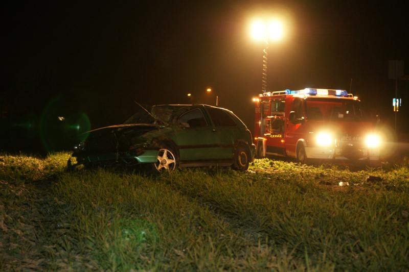 Dachowanie w Mycielewie, poszkodowanych odwieziono do szpitala.