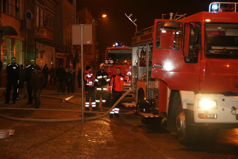 Pożar kamienicy na Rynku w Kcyni.