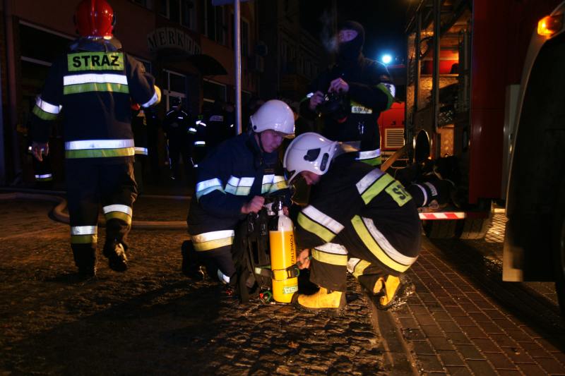 Pożar kamienicy na Rynku w Kcyni.