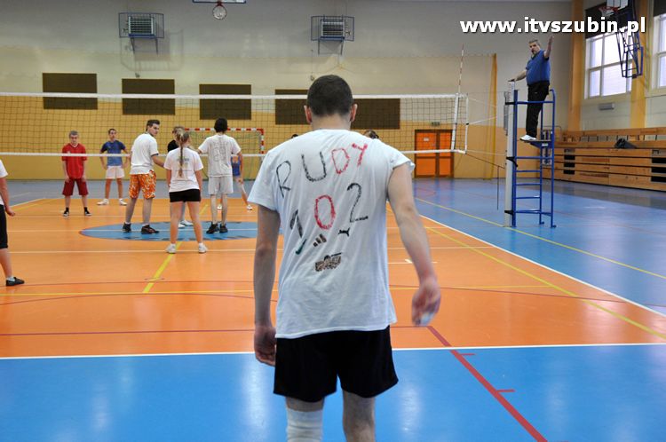 Mistrzostwa I LO w Szubinie w piłce siatkowej drużyn mieszanych