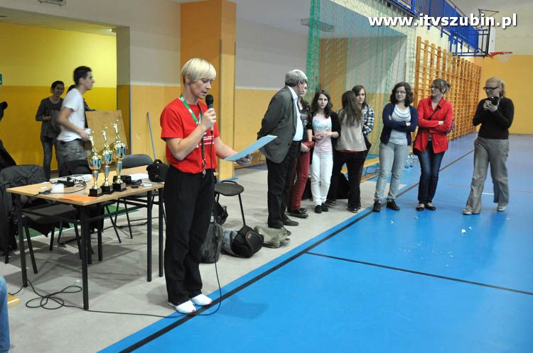 Mistrzostwa I LO w Szubinie w piłce siatkowej drużyn mieszanych