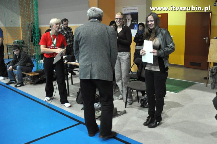 Mistrzostwa I LO w Szubinie w piłce siatkowej drużyn mieszanych