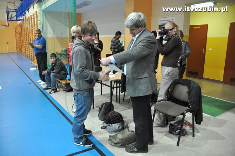 Mistrzostwa I LO w Szubinie w piłce siatkowej drużyn mieszanych