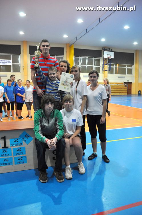 Mistrzostwa I LO w Szubinie w piłce siatkowej drużyn mieszanych
