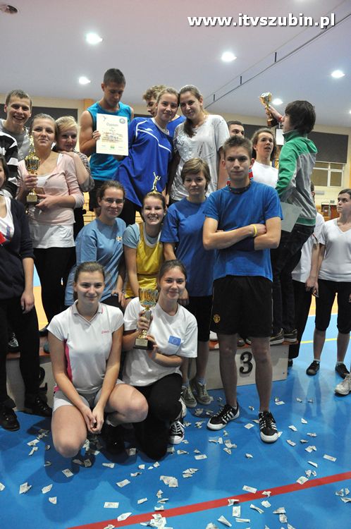 Mistrzostwa I LO w Szubinie w piłce siatkowej drużyn mieszanych