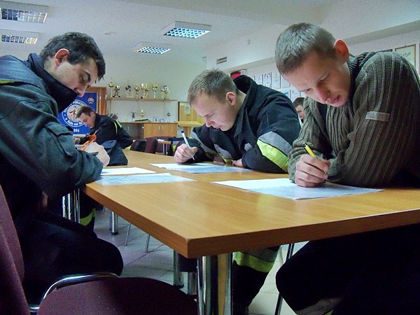 Egzamin kierowców-konserwatorów sprzętu ratowniczego OSP i strażaków-ratowników OSP.