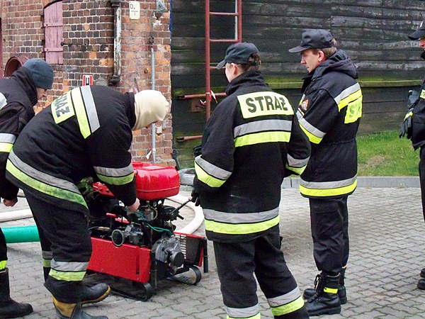 Egzamin kierowców-konserwatorów sprzętu ratowniczego OSP i strażaków-ratowników OSP.