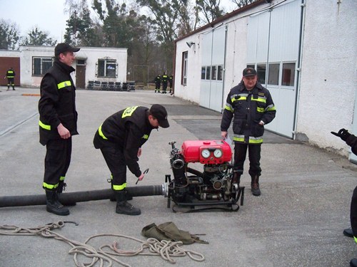 Egzamin kierowców-konserwatorów sprzętu ratowniczego OSP i strażaków-ratowników OSP.