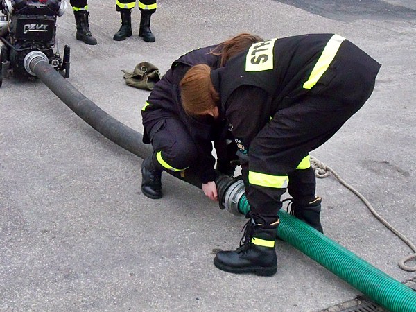 Egzamin kierowców-konserwatorów sprzętu ratowniczego OSP i strażaków-ratowników OSP.