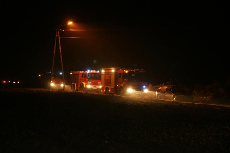 Pożar obory w Miastowicach. Poparzonego gospodarza odwieziono do szpitala