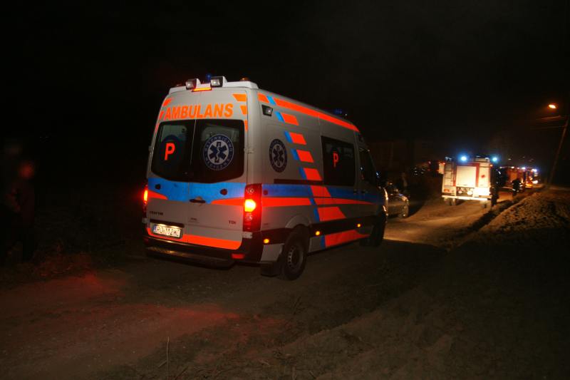 Pożar obory w Miastowicach. Poparzonego gospodarza odwieziono do szpitala