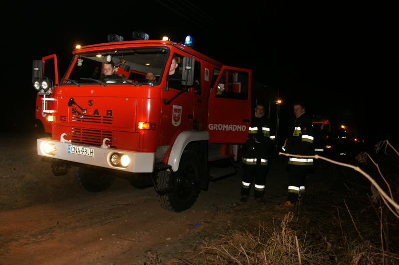 Pożar obory w Miastowicach. Poparzonego gospodarza odwieziono do szpitala
