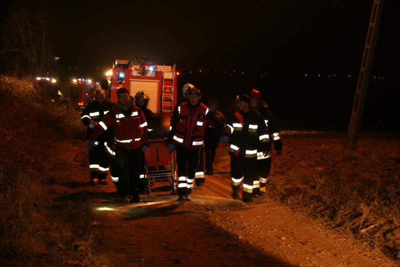 Pożar obory w Miastowicach. Poparzonego gospodarza odwieziono do szpitala