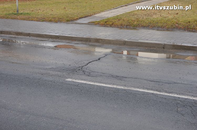 Awaria sieci wodociągowej na ulicy Nakielskiej
