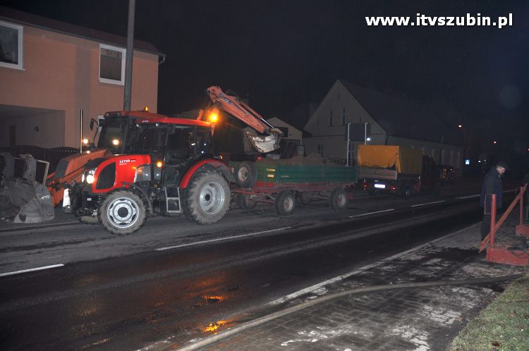 Awaria sieci wodociągowej na ulicy Nakielskiej