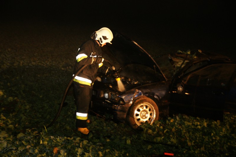 Dachowanie we mgle na drodze z Iwna do Łankowic