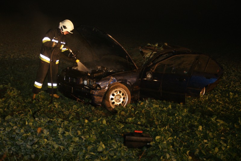 Dachowanie we mgle na drodze z Iwna do Łankowic