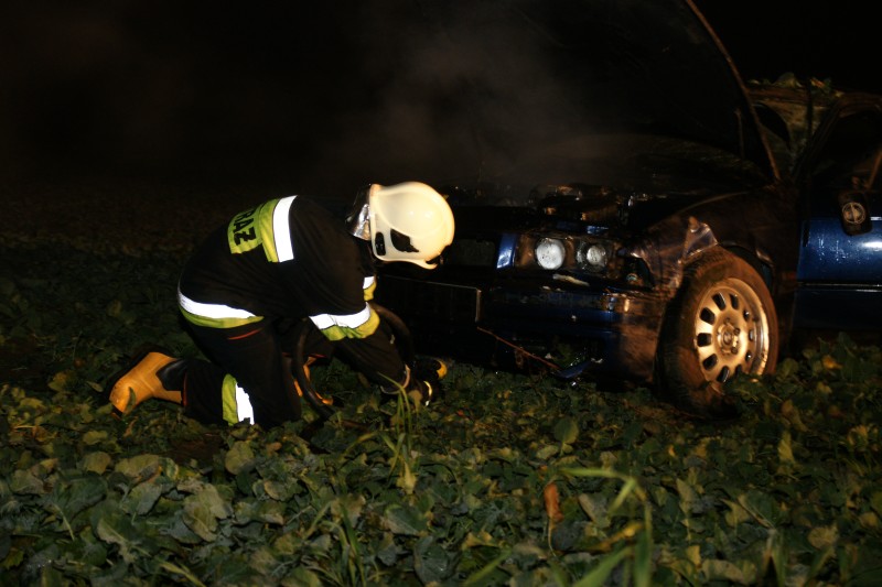 Dachowanie we mgle na drodze z Iwna do Łankowic