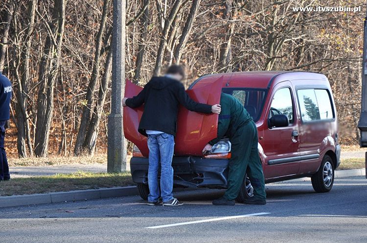 Zdarzenie drogowe na ulicy Jana Pawła II w Szubinie