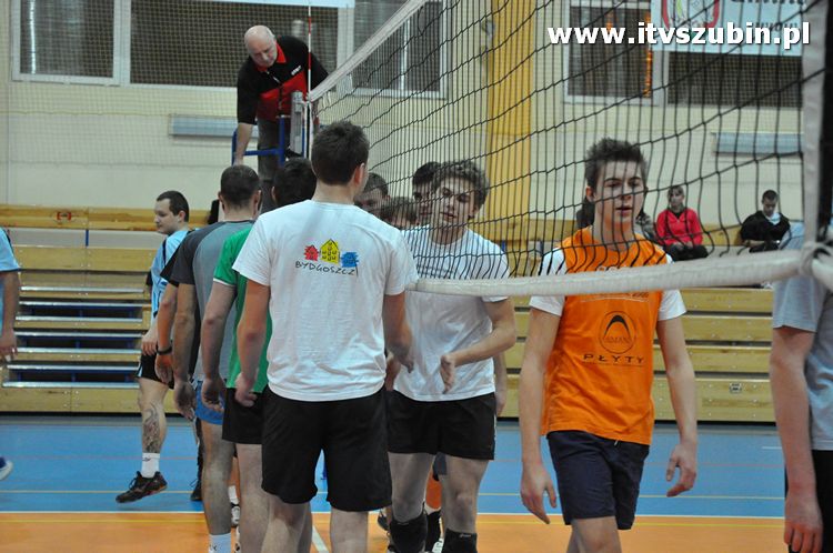 Turniej o Puchar Burmistrza Szubina w Piłce Siatkowej.