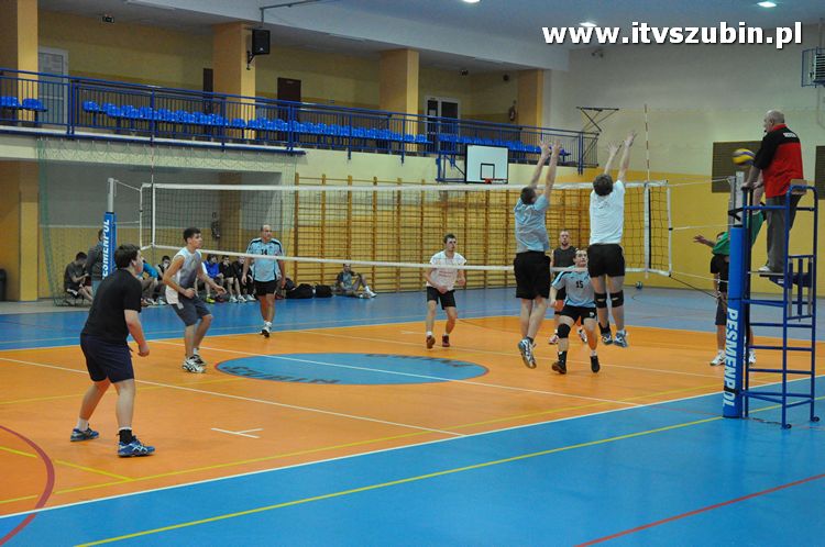 Turniej o Puchar Burmistrza Szubina w Piłce Siatkowej.
