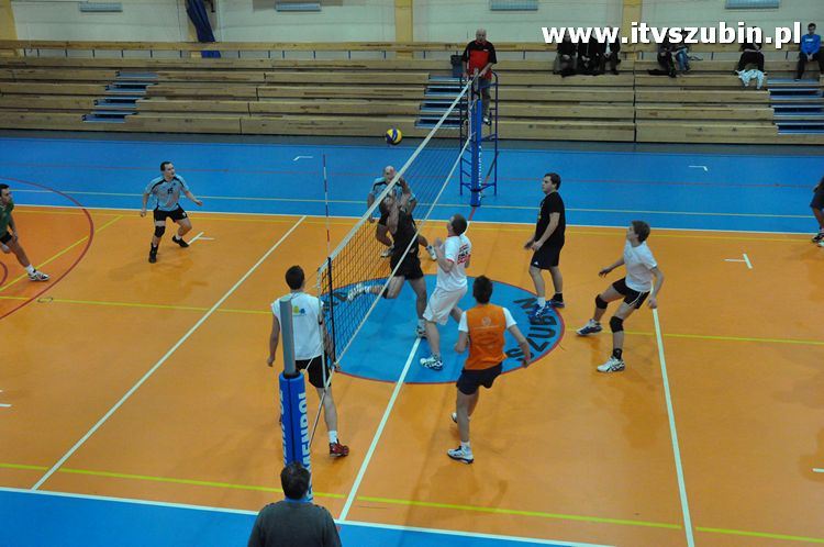 Turniej o Puchar Burmistrza Szubina w Piłce Siatkowej.