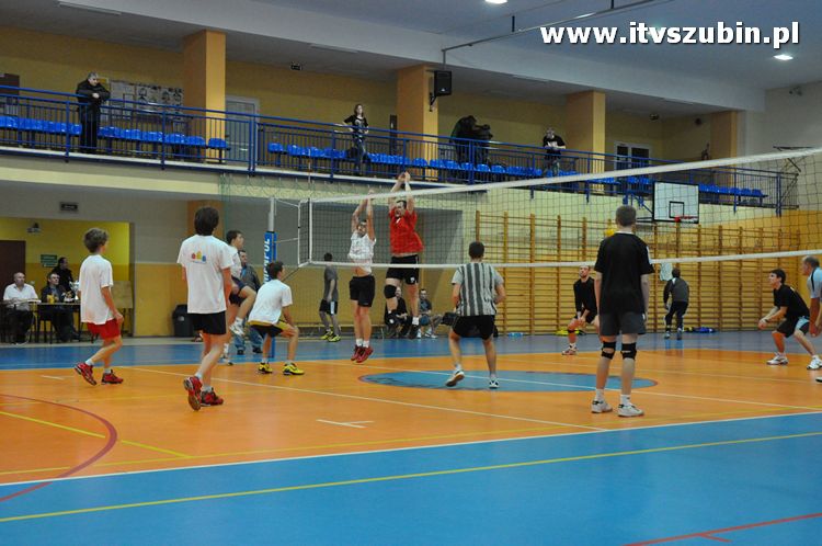 Turniej o Puchar Burmistrza Szubina w Piłce Siatkowej.