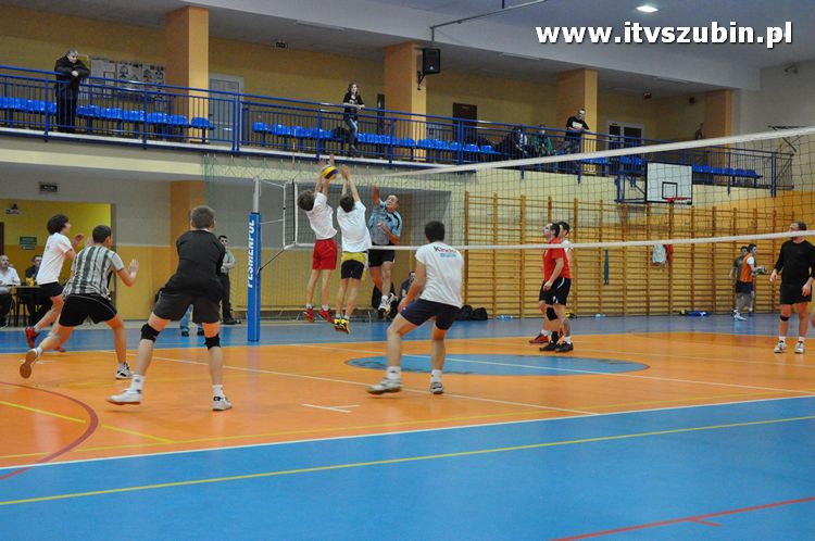 Turniej o Puchar Burmistrza Szubina w Piłce Siatkowej.