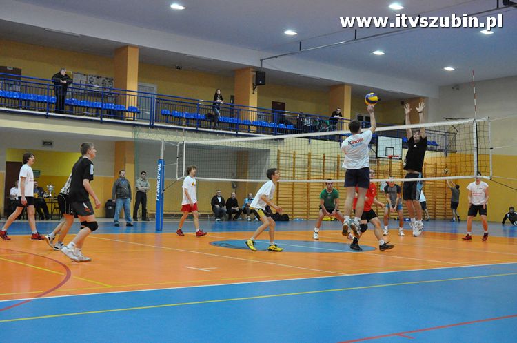 Turniej o Puchar Burmistrza Szubina w Piłce Siatkowej.
