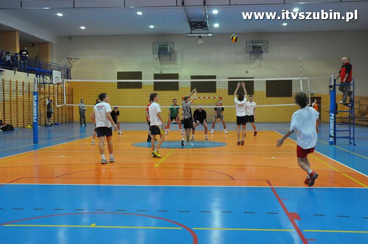 Turniej o Puchar Burmistrza Szubina w Piłce Siatkowej.