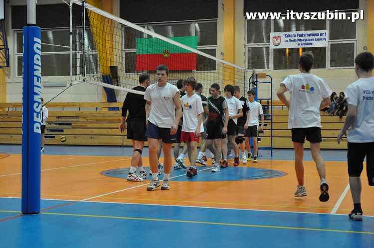 Turniej o Puchar Burmistrza Szubina w Piłce Siatkowej.