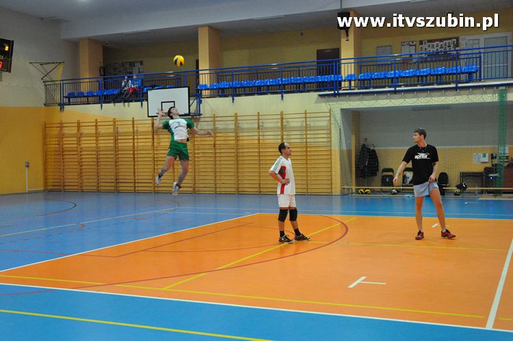 Turniej o Puchar Burmistrza Szubina w Piłce Siatkowej.