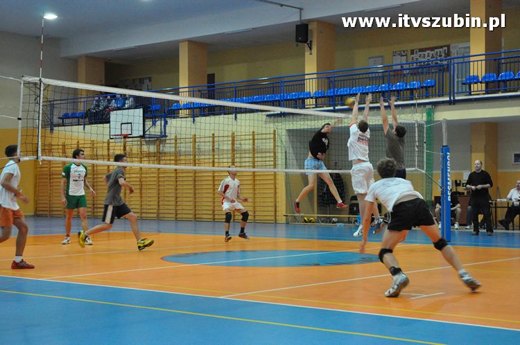 Turniej o Puchar Burmistrza Szubina w Piłce Siatkowej.