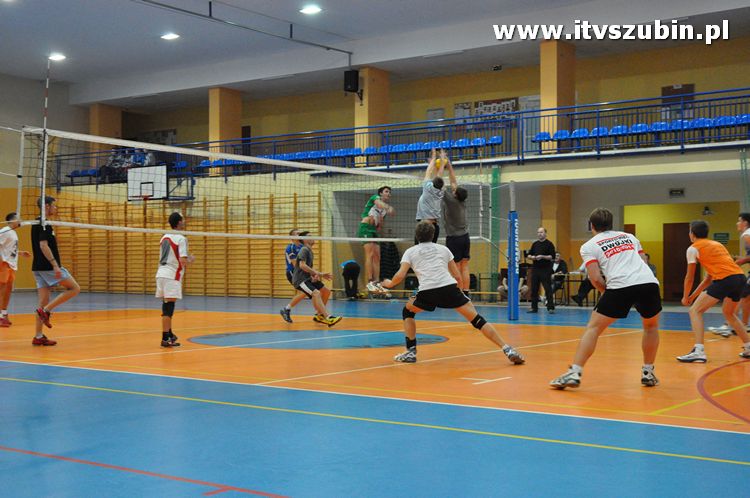 Turniej o Puchar Burmistrza Szubina w Piłce Siatkowej.