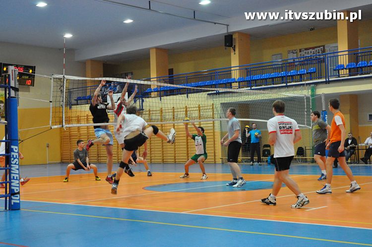 Turniej o Puchar Burmistrza Szubina w Piłce Siatkowej.