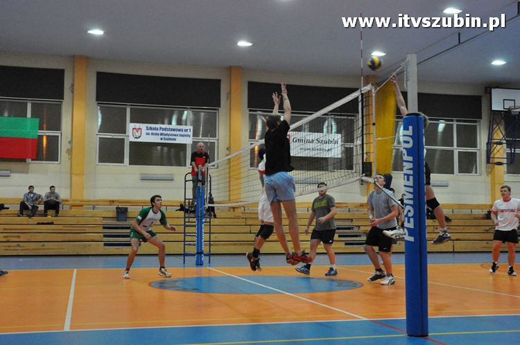 Turniej o Puchar Burmistrza Szubina w Piłce Siatkowej.