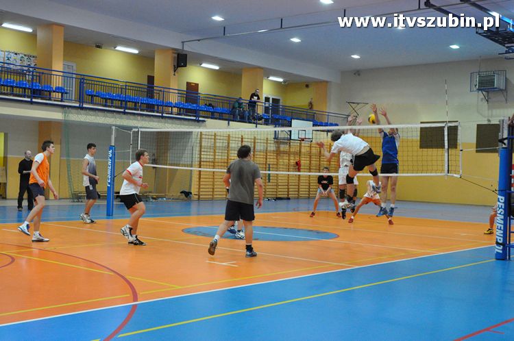 Turniej o Puchar Burmistrza Szubina w Piłce Siatkowej.