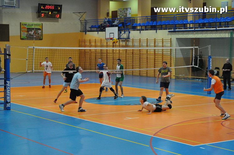 Turniej o Puchar Burmistrza Szubina w Piłce Siatkowej.