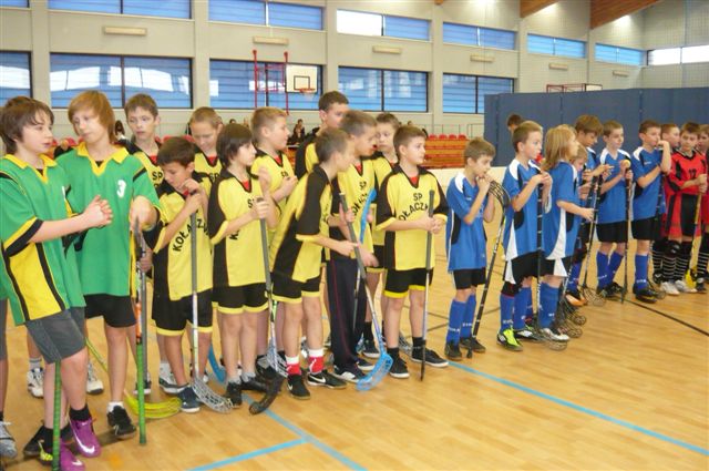 Finał wojewódzki w unihokeju - SP Kołaczkowo wywalczyło 4 miejsce