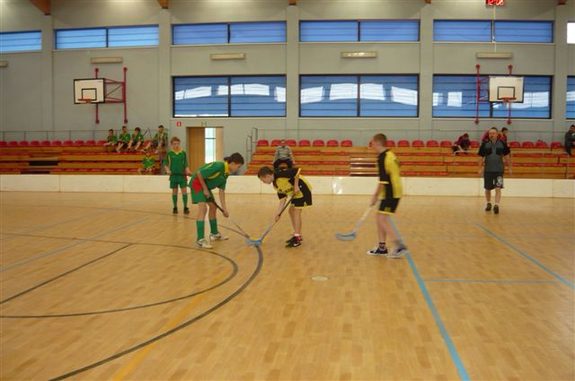 Finał wojewódzki w unihokeju - SP Kołaczkowo wywalczyło 4 miejsce