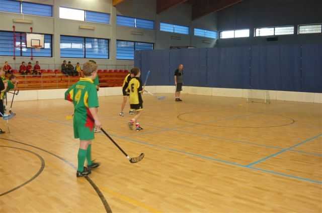 Finał wojewódzki w unihokeju - SP Kołaczkowo wywalczyło 4 miejsce